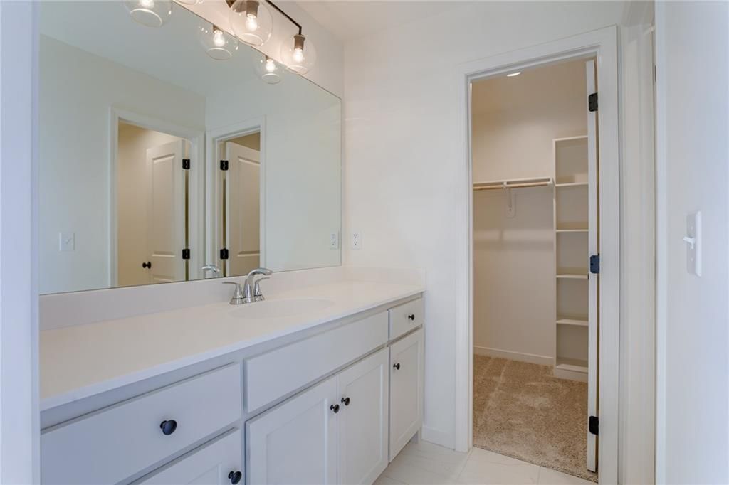 2432 W 177th Street — photo 41