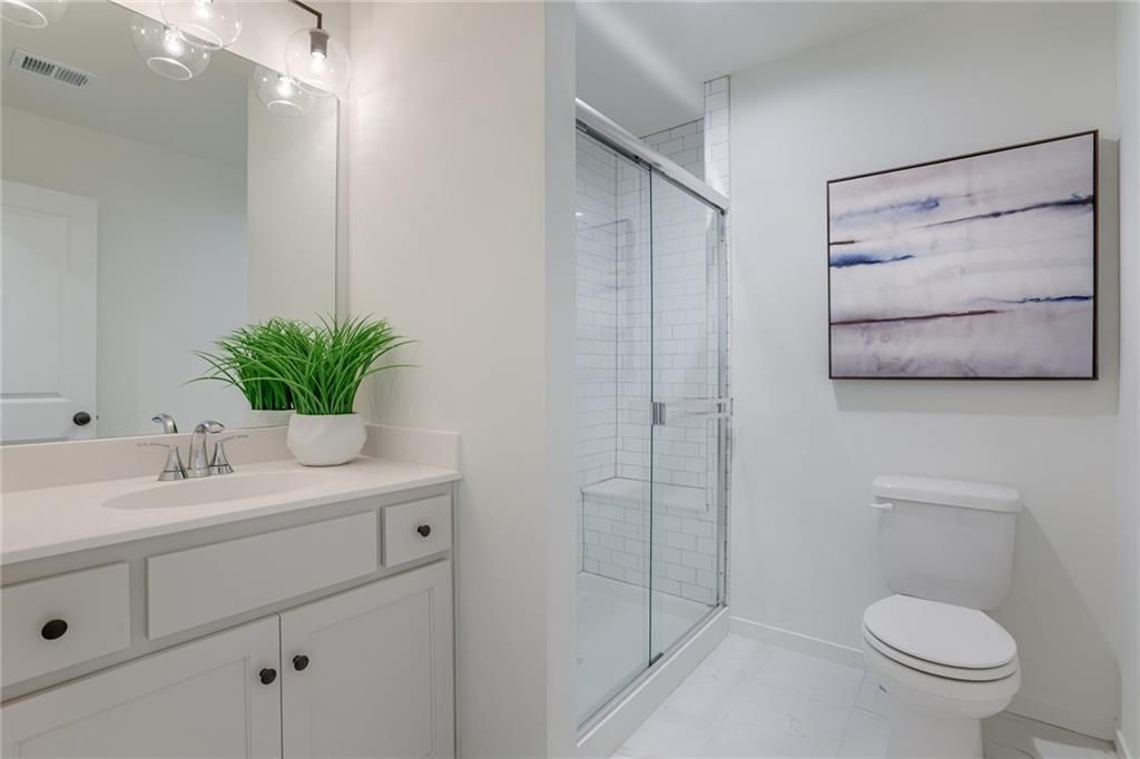2432 W 177th Street — photo 44