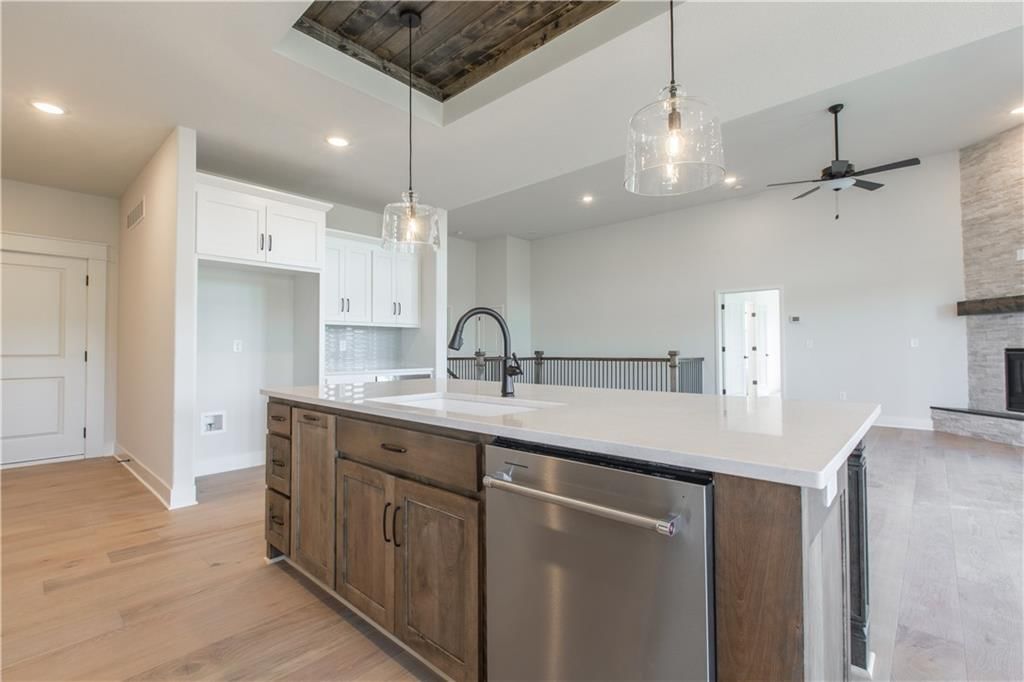 Photo 5 of 35 - 9871 Promenade Drive