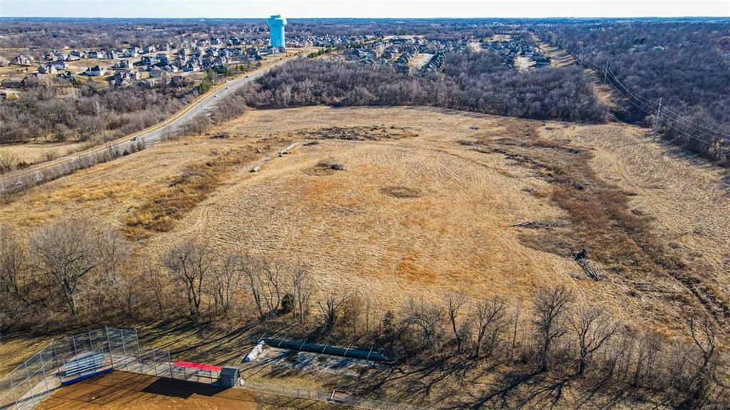 Photo 12 of 21 - 1471 SE Adams Dairy Parkway