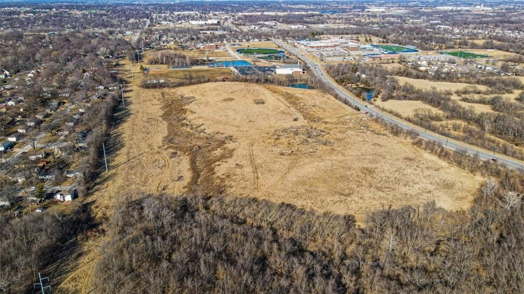 Photo 15 of 21 - 1471 SE Adams Dairy Parkway