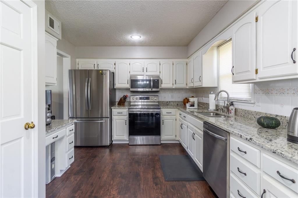 Photo 12 of 37 - 15304 Foster N/A