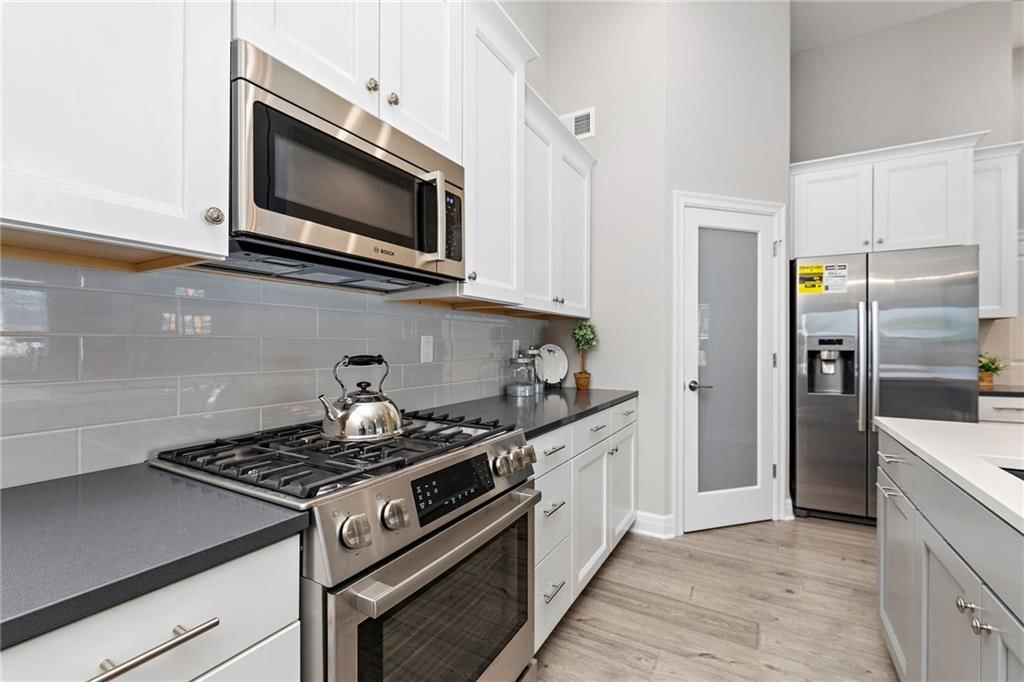 Photo 14 of 45 - 23910 W 65th Street
