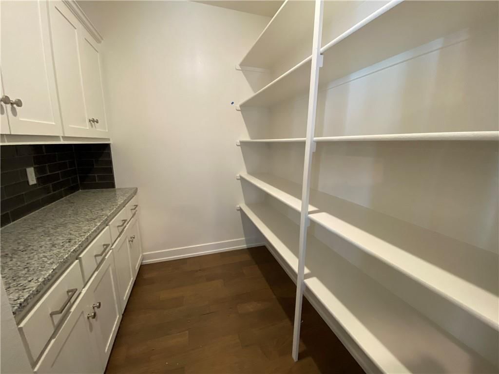 Photo 7 of 25 - 7440 N Lamar Drive