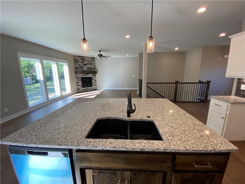 Photo 8 of 25 - 7440 N Lamar Drive