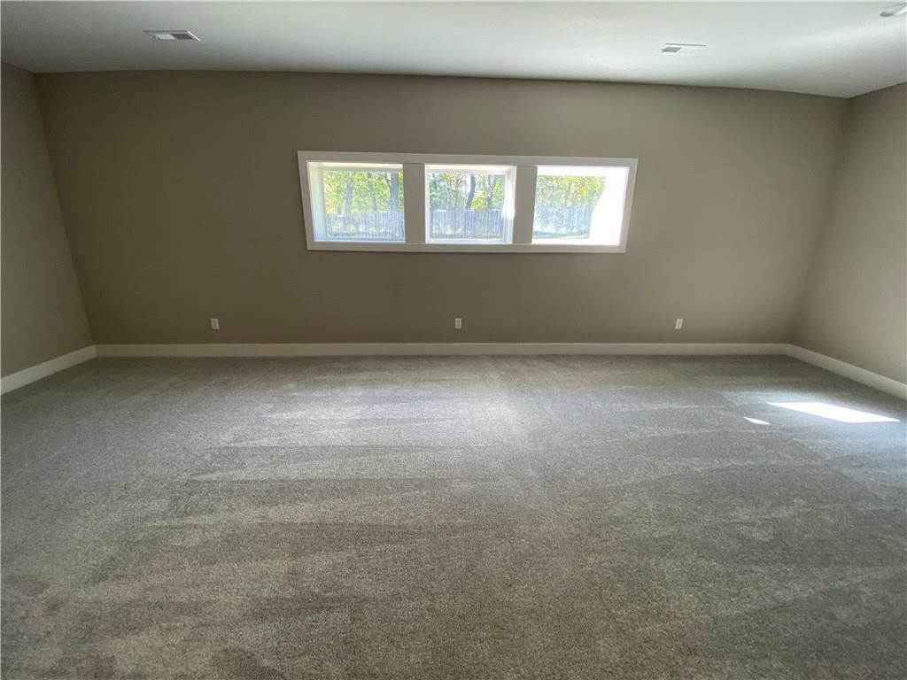 Photo 17 of 25 - 7440 N Lamar Drive