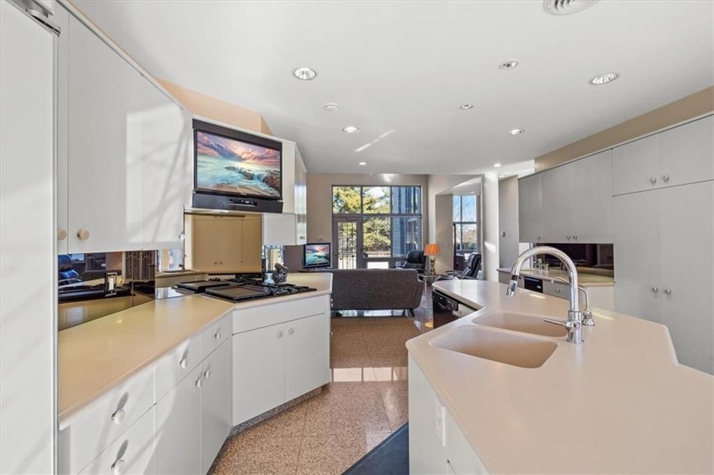 9800 N Revere Avenue — photo 22