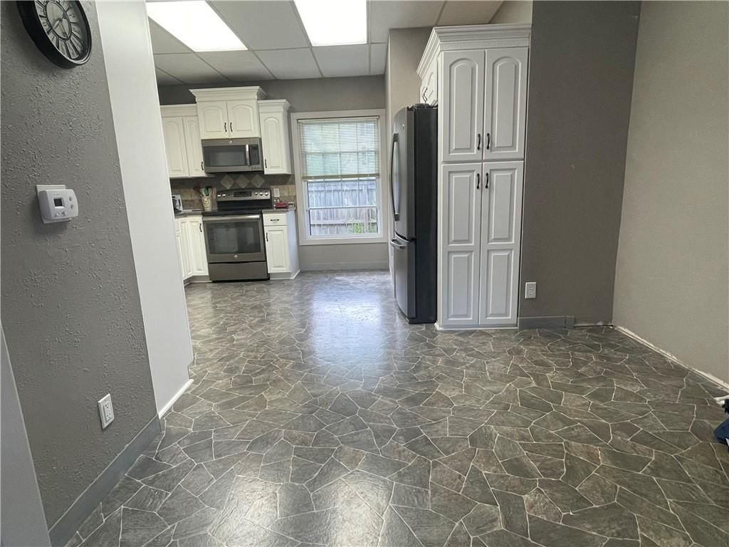 605 Baptiste Drive — photo 3