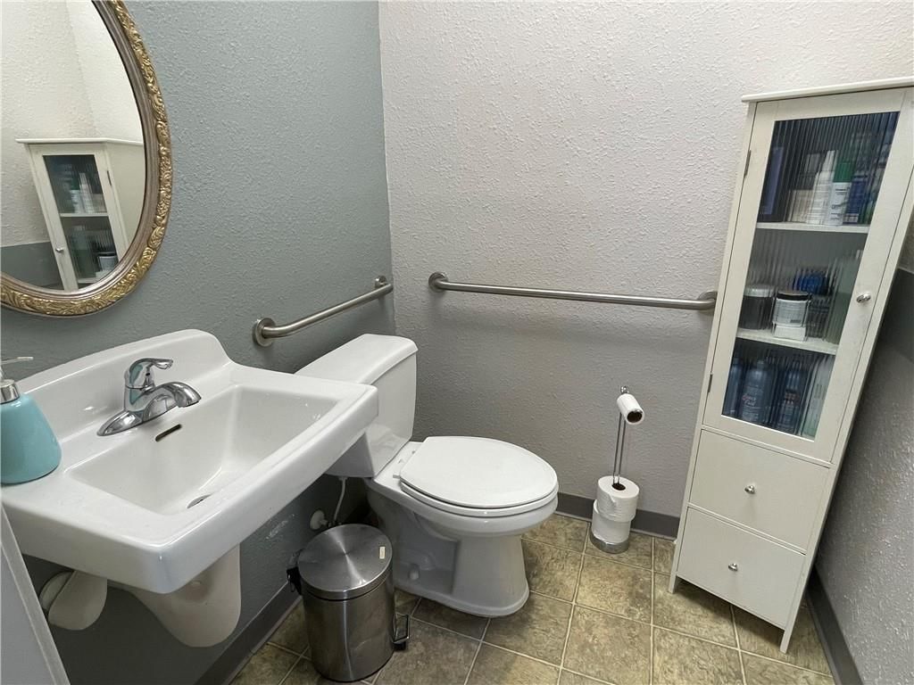 605 Baptiste Drive — photo 6