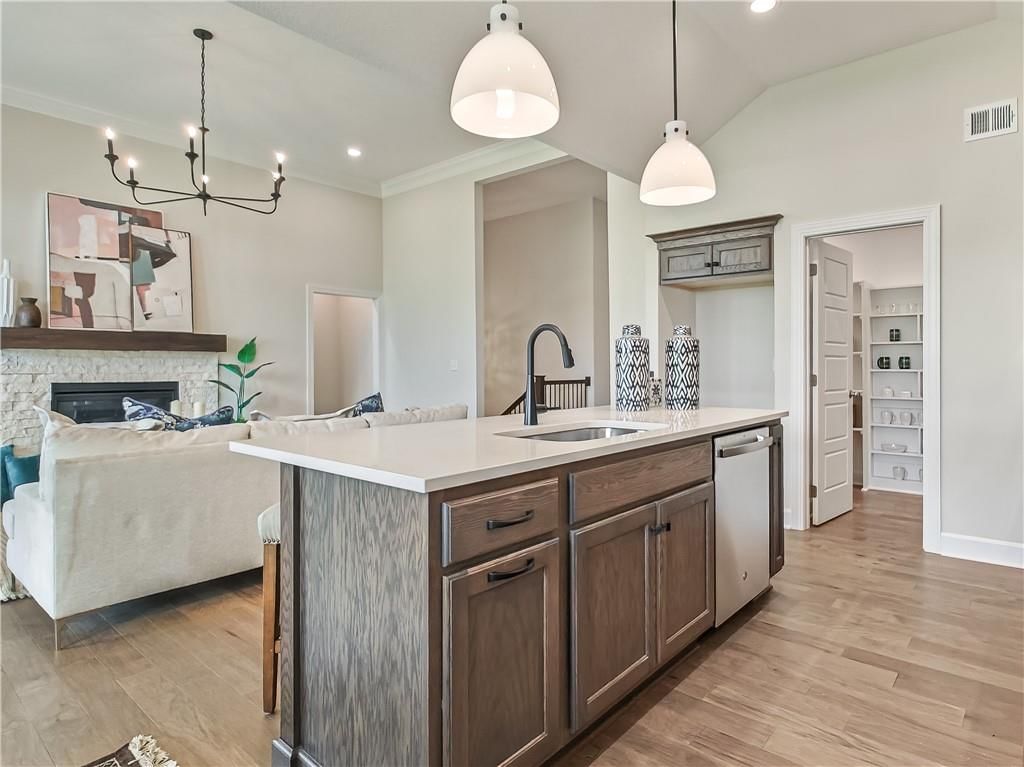 3903 W 158th Terrace — photo 21