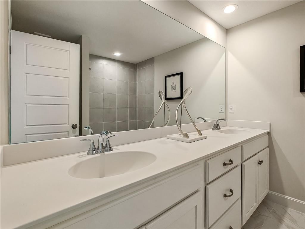 3903 W 158th Terrace — photo 45