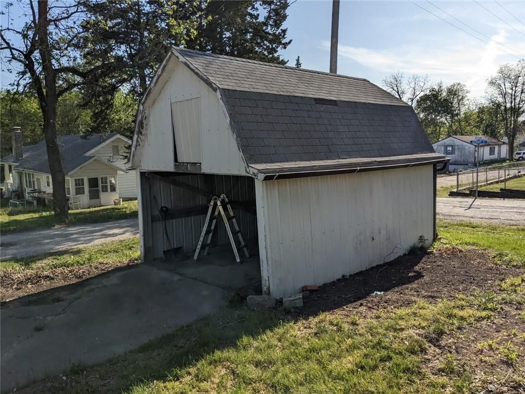 900 E Main Street — photo 22