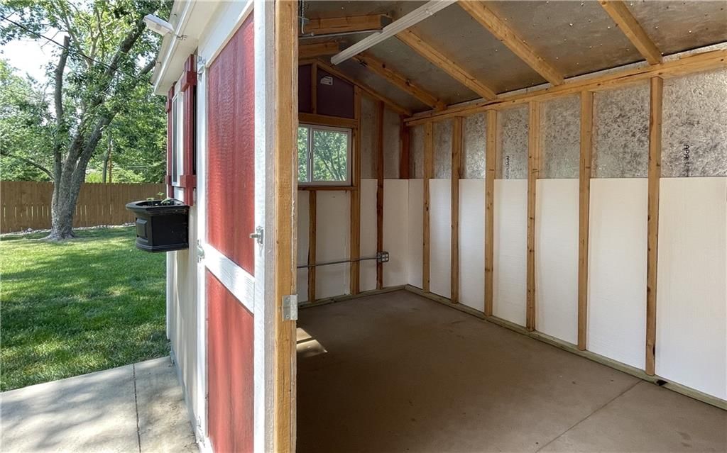 7901 W 96th Street — photo 39