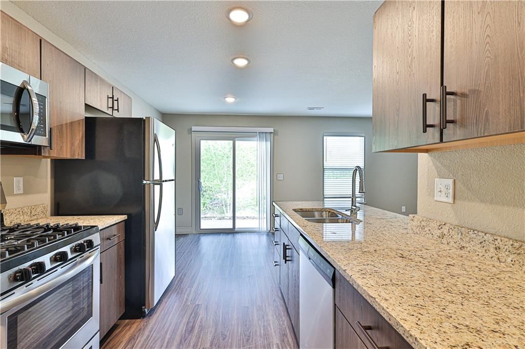 1502 NE Shale Court — photo 3