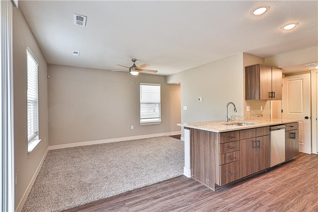 1502 NE Shale Court — photo 6