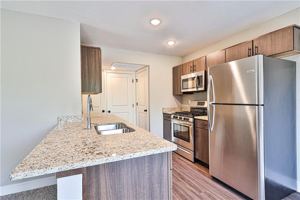 1502 NE Shale Court — photo 7