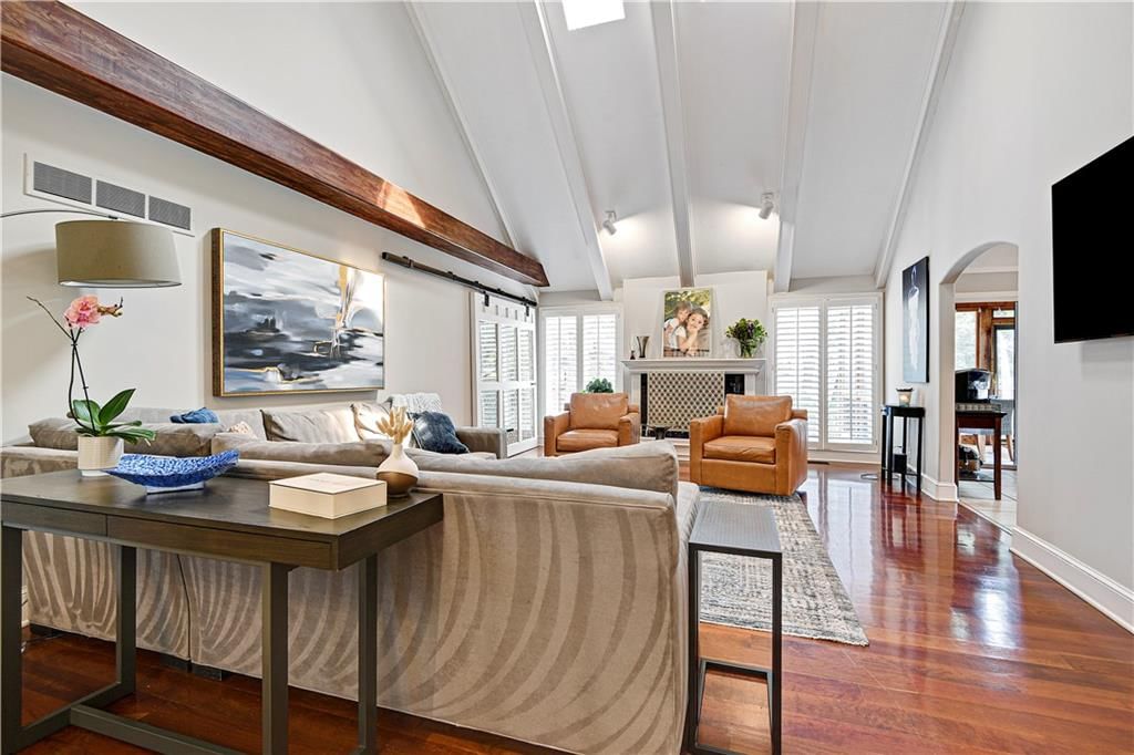Photo 10 of 52 - 4405 W 126th Street