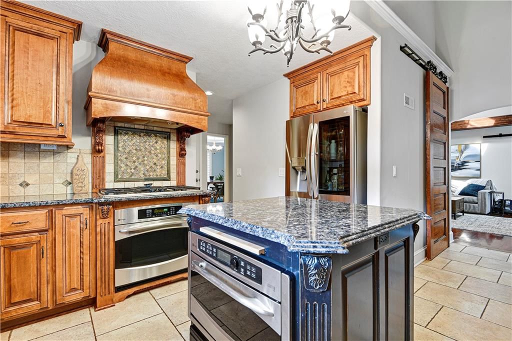 Photo 13 of 52 - 4405 W 126th Street