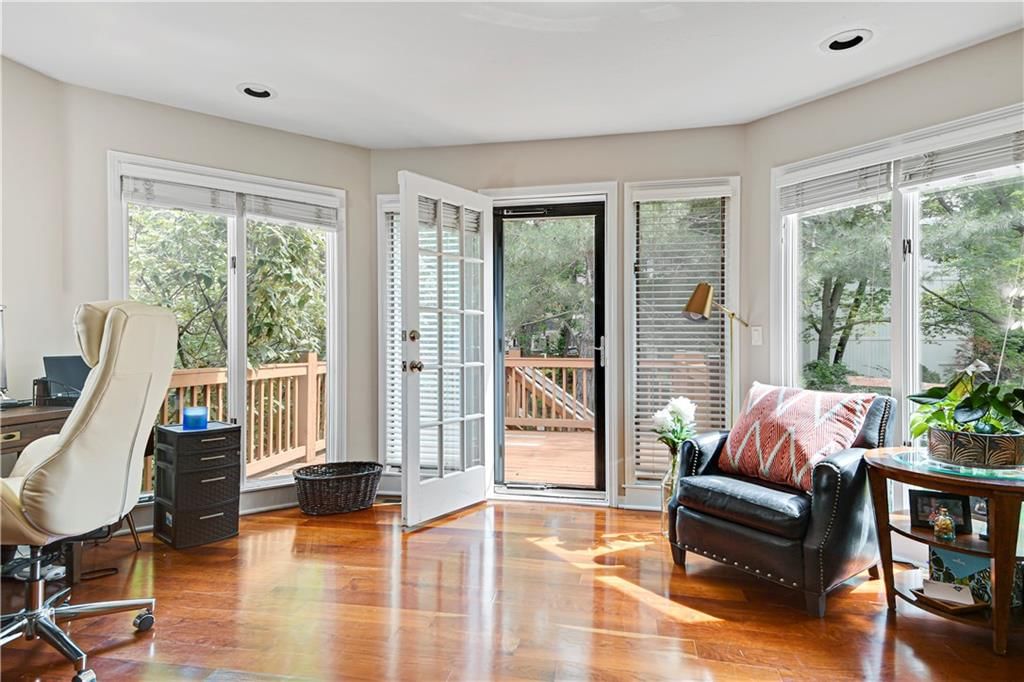 Photo 23 of 52 - 4405 W 126th Street