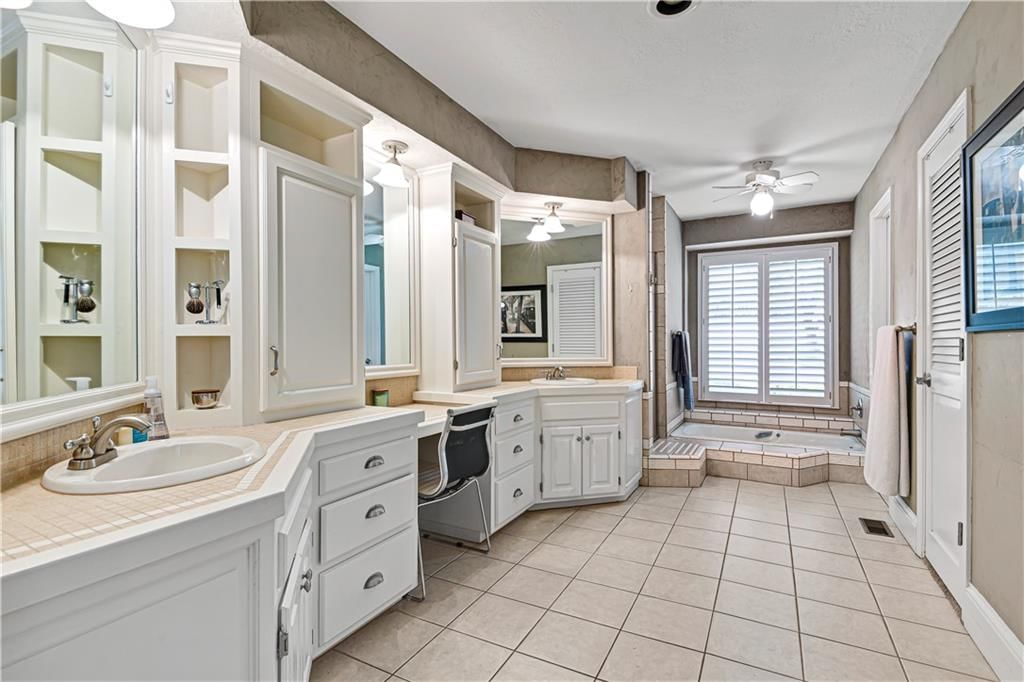 Photo 24 of 52 - 4405 W 126th Street