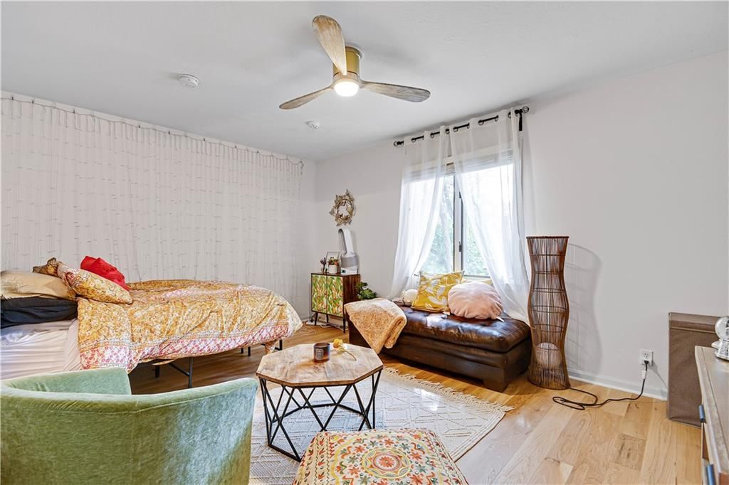 Photo 33 of 52 - 4405 W 126th Street