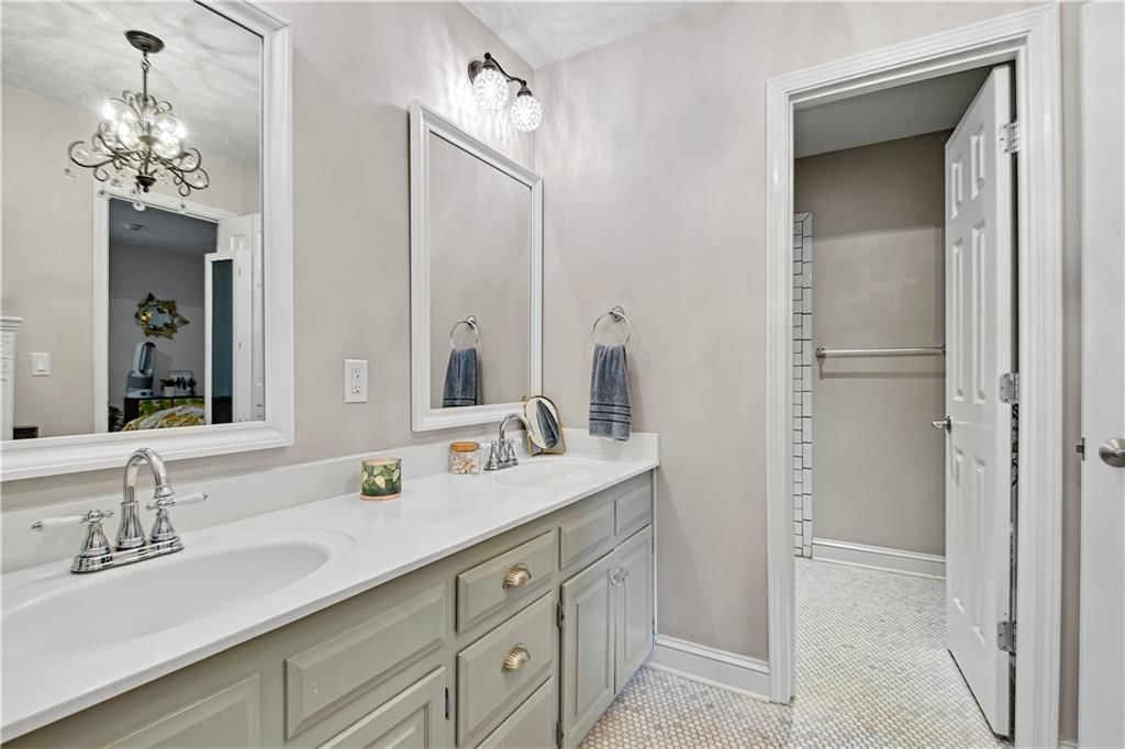 Photo 34 of 52 - 4405 W 126th Street