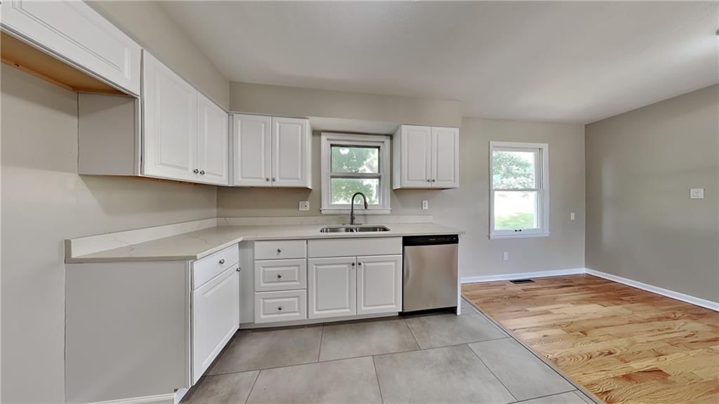 2904 N Spring Street — photo 3