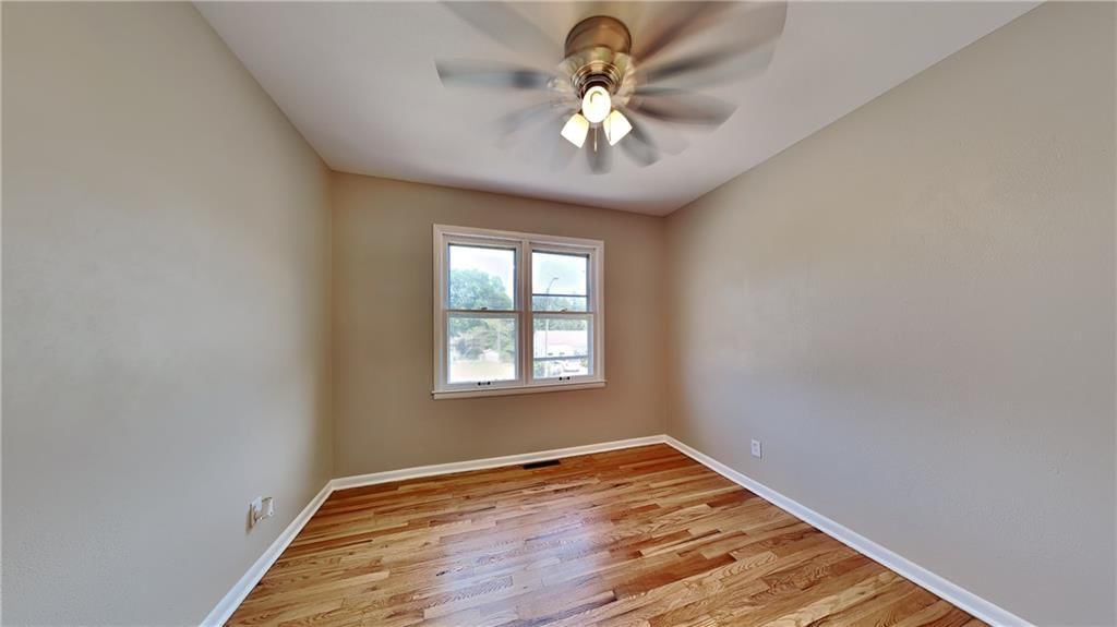 2904 N Spring Street — photo 7
