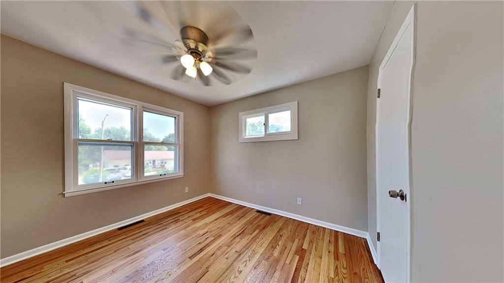 2904 N Spring Street — photo 8