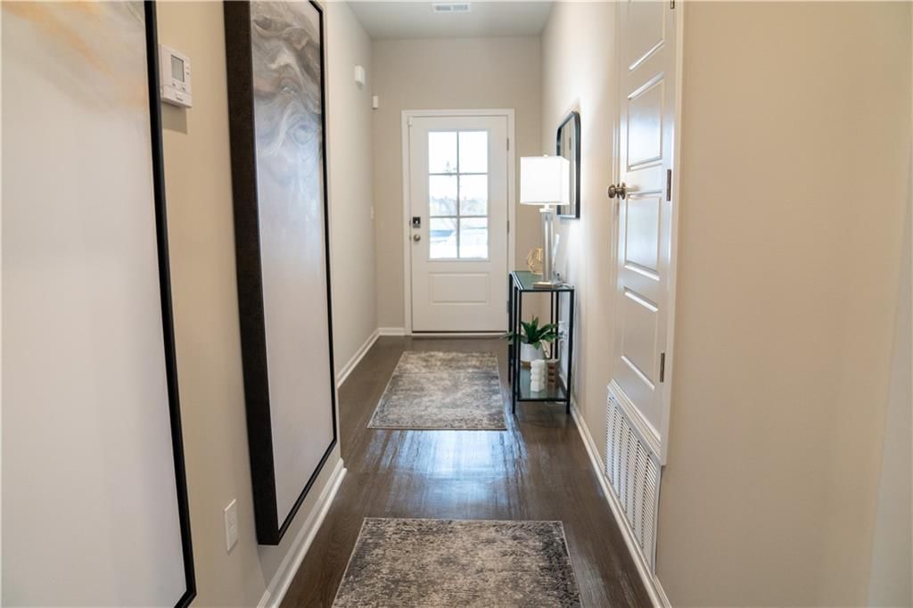 502 N Pear Street — photo 8
