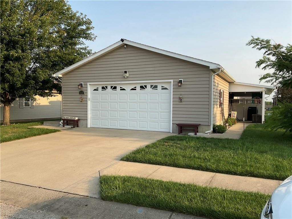 410 NE Sycamore Court — photo 3