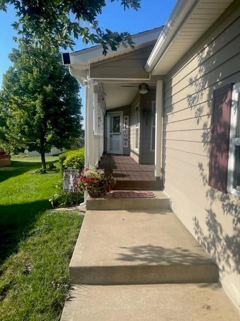 410 NE Sycamore Court — photo 4