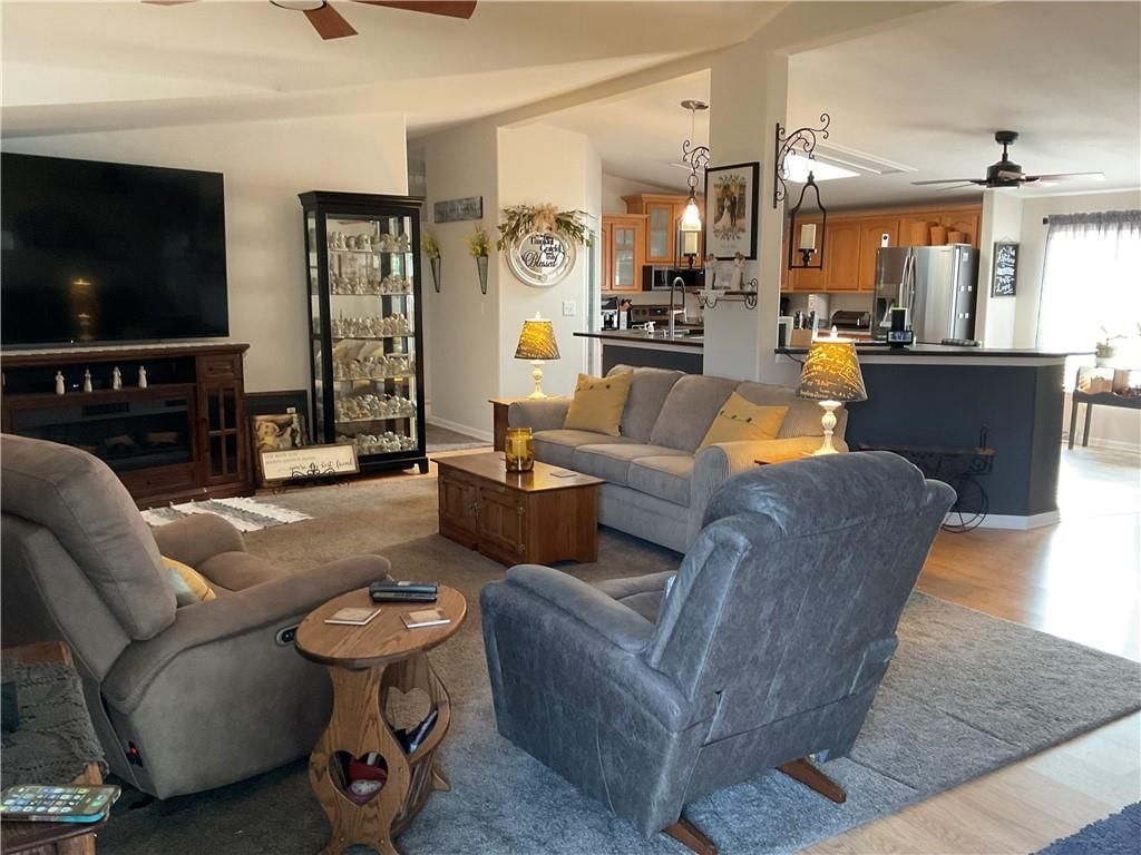 410 NE Sycamore Court — photo 11