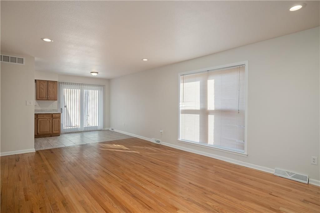 525 N Osage Street — photo 24