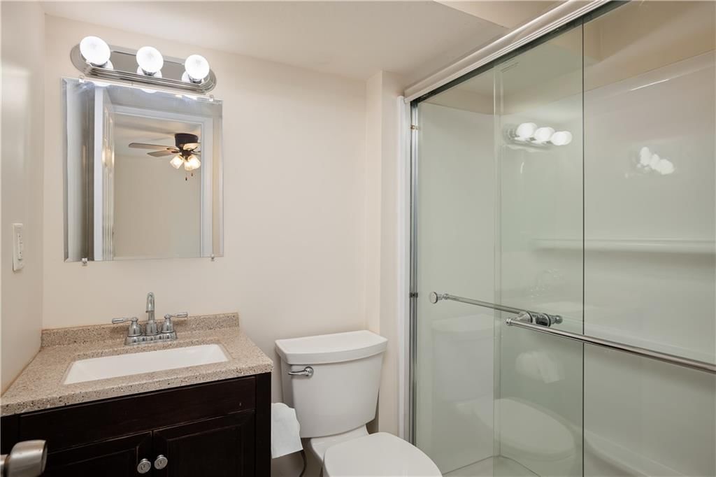 525 N Osage Street — photo 31