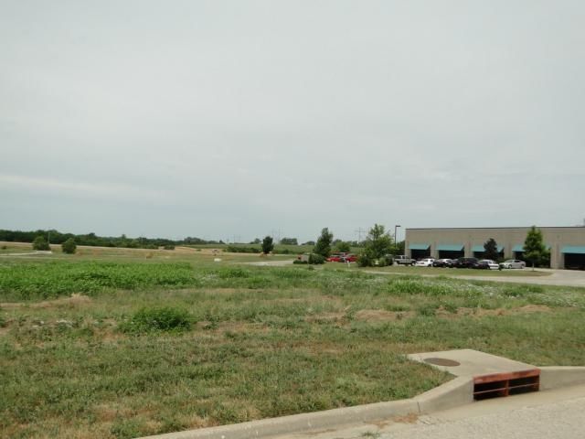 Lot 15 N Madison Street — photo 2