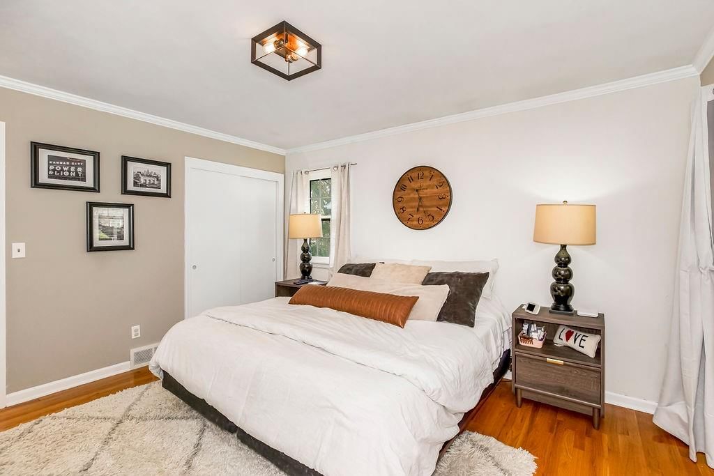 9919 Linden Street — photo 14