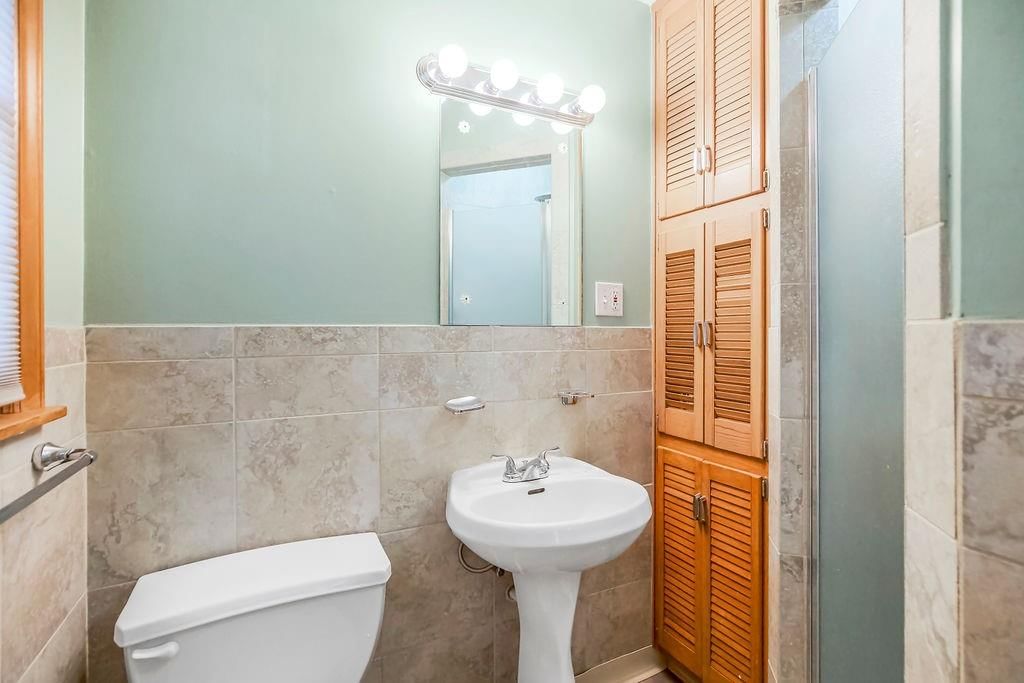 9919 Linden Street — photo 15