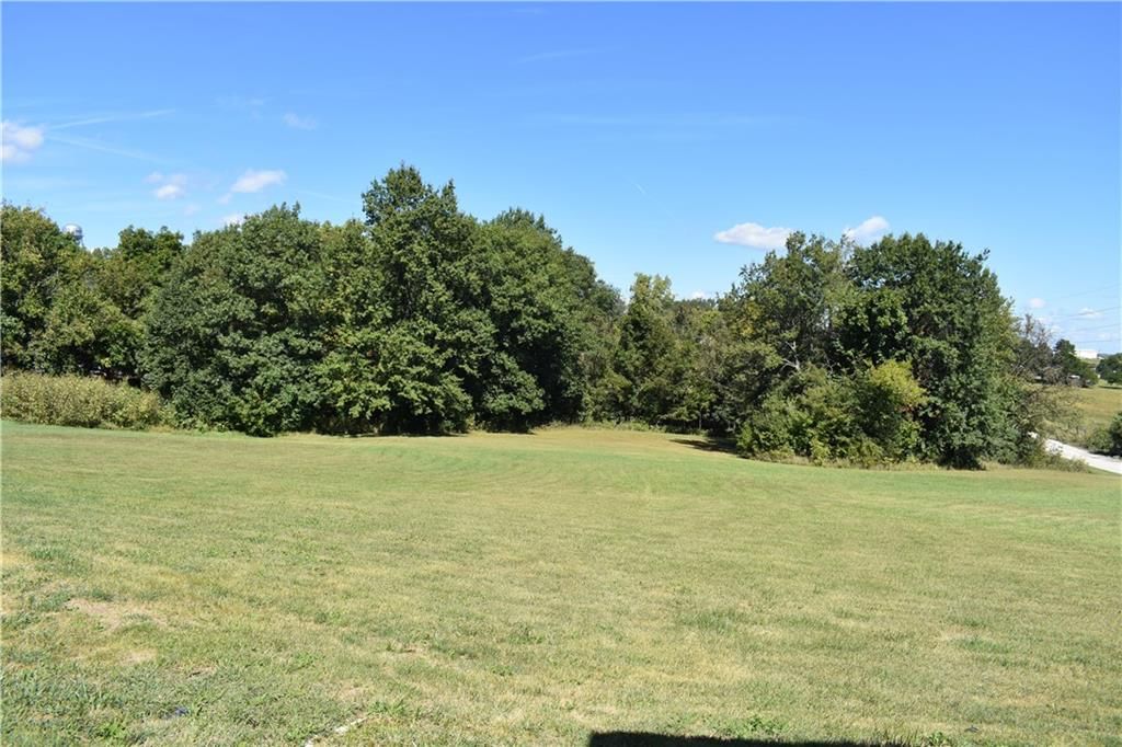 515 E Sheridan Street — photo 27