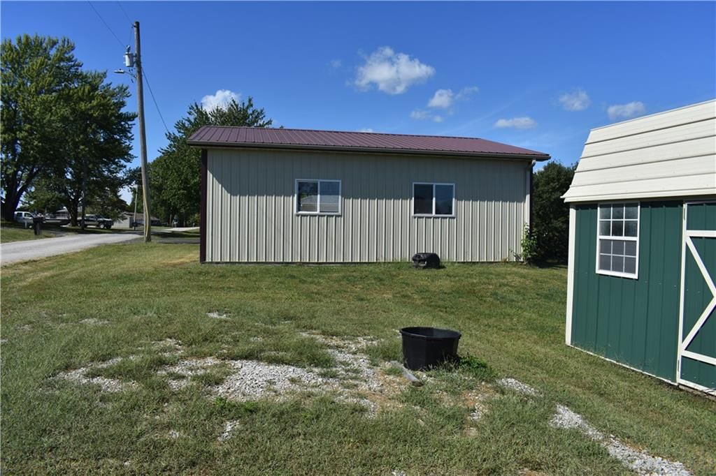 515 E Sheridan Street — photo 31