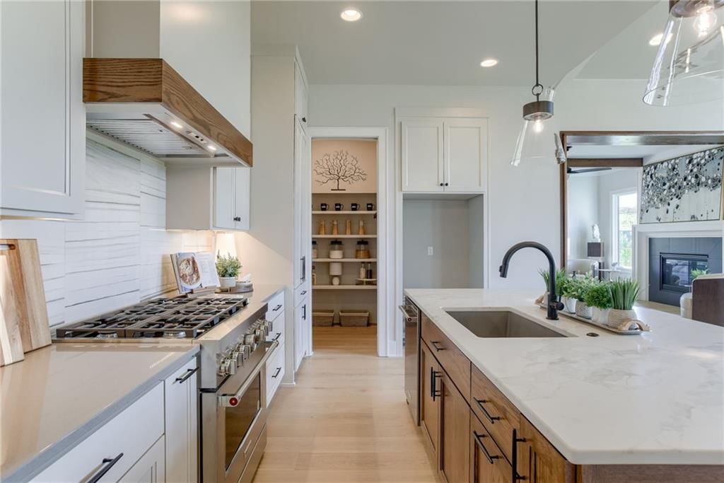 13702 Pembroke Lane — photo 10