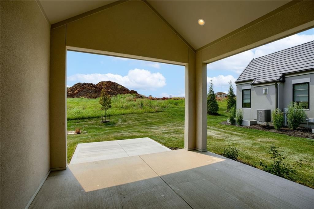 13706 Pembroke Lane — photo 33