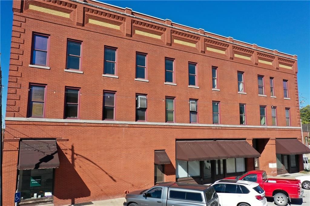 102 Ohio Street W — photo 6