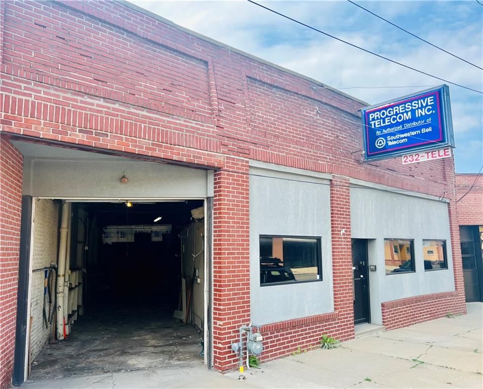Photo 14 of 27 - 1828 Frederick Avenue