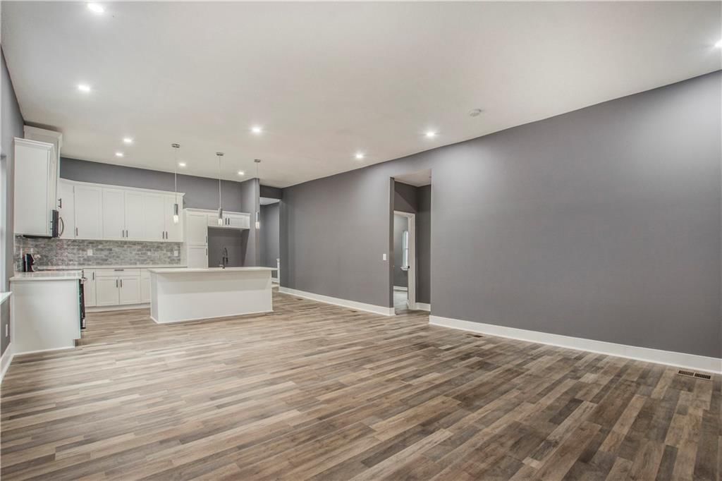 506 Dakota Street — photo 12