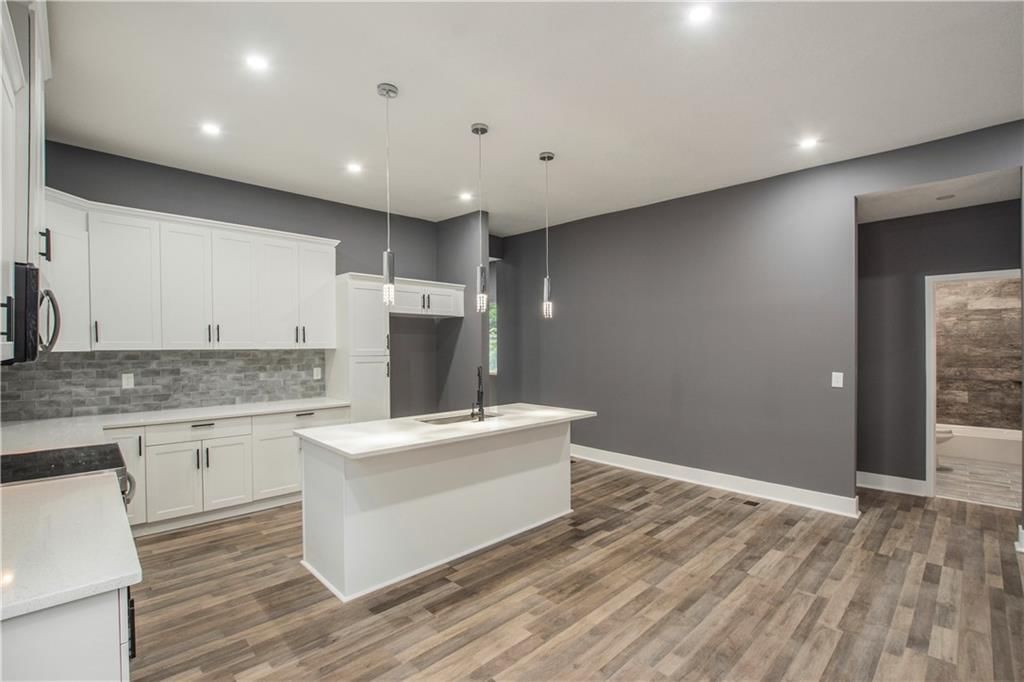 506 Dakota Street — photo 16