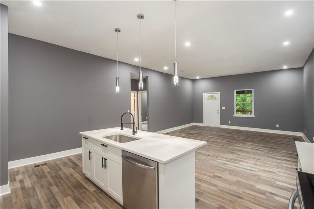 506 Dakota Street — photo 17