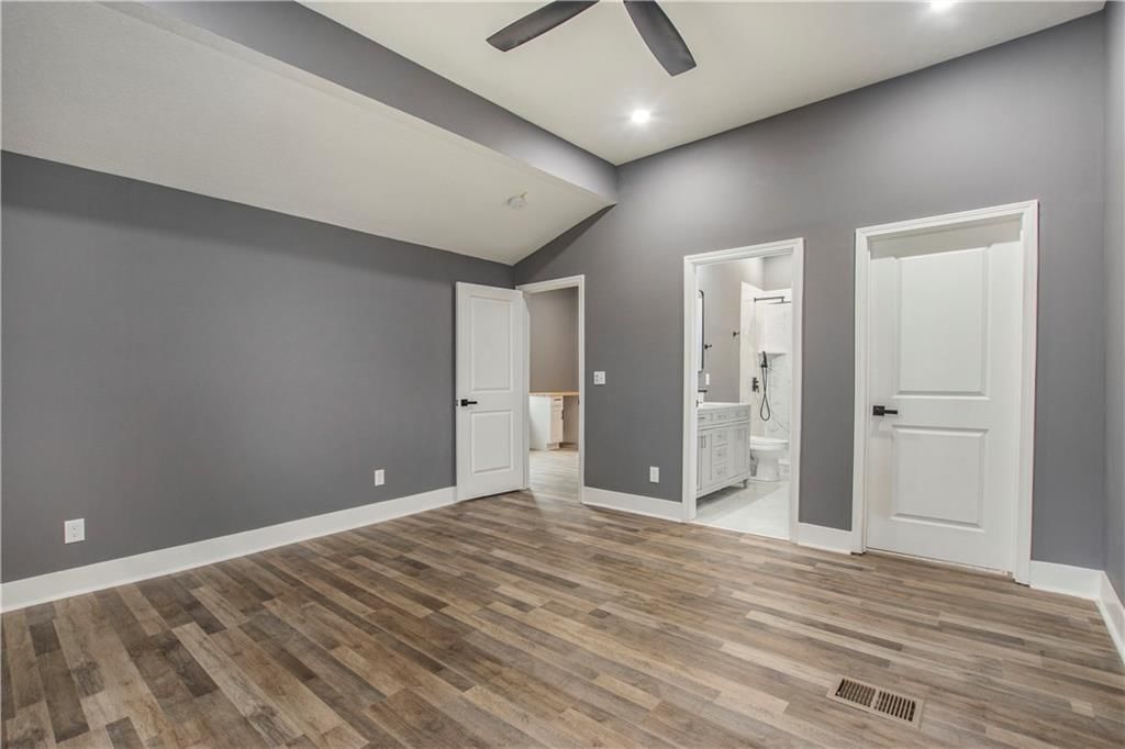 506 Dakota Street — photo 19