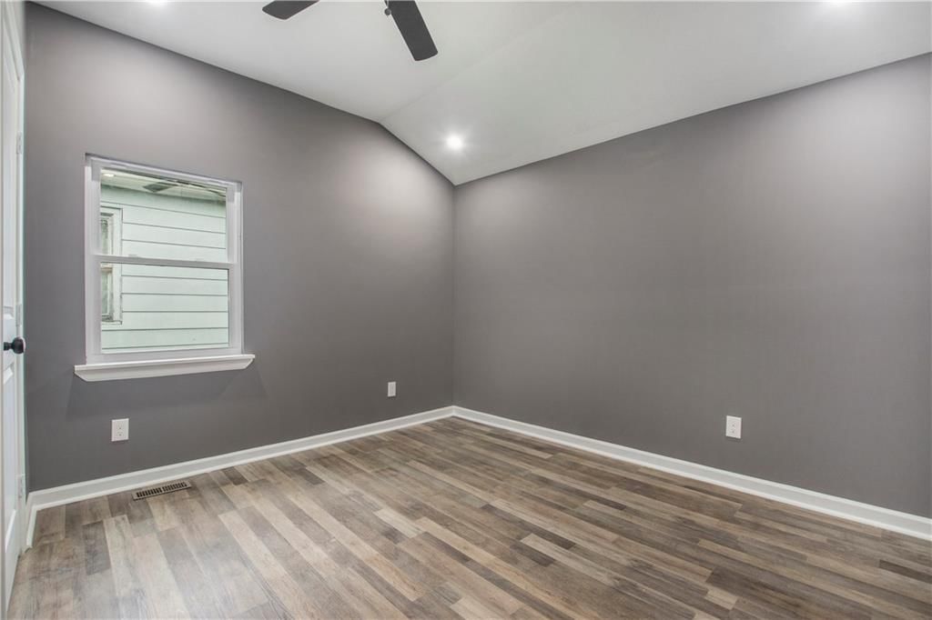506 Dakota Street — photo 24