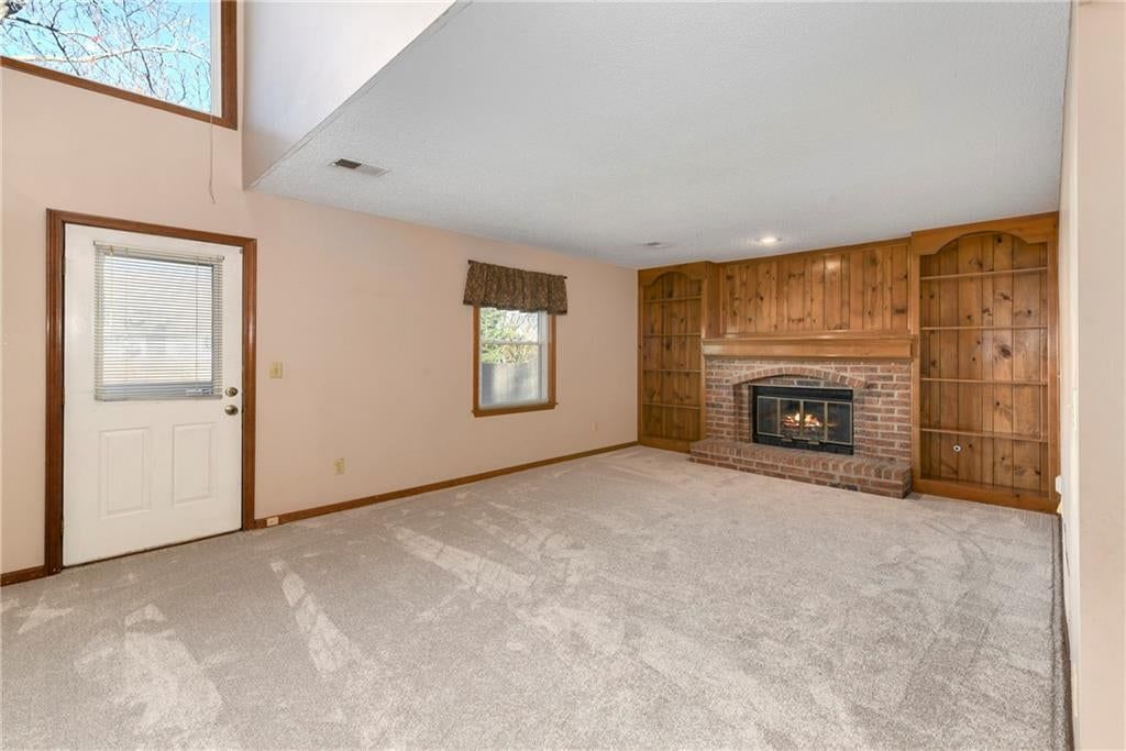 8806 W 118th Terrace — photo 9